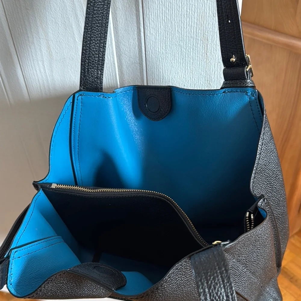 Marc Jacobs Black Leather Tote with Textured Finish - Picture 7 of 10